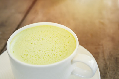 热抹茶绿茶加牛奶