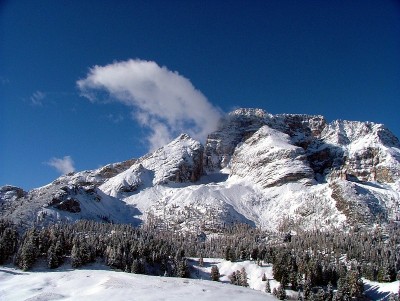 的雪山