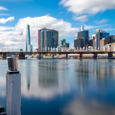 悉尼港和城市天际线的达令港和澳大利亚Barangaroo的全景