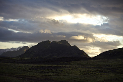 冰岛Landmannalaugar公园的日落景观