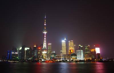 中国上海晚上的天际线