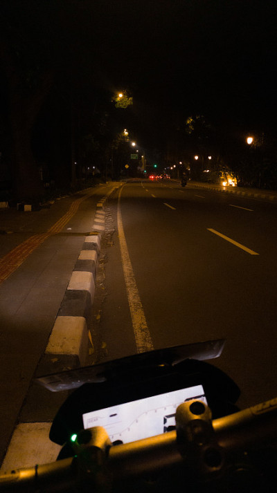 茂物的城市夜骑