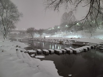 冬夜景色一片大雪