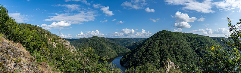 风景如画的布吕耶尔Belvedere de Gratte Bruyere和它的山谷与多尔多涅，科雷兹