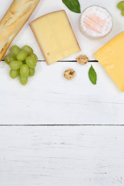 奶酪板拼盘盘瑞士面包Camembert copyspace肖像格式