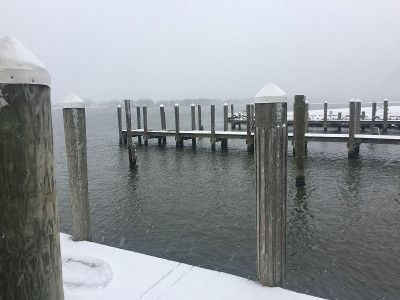码头在雪
