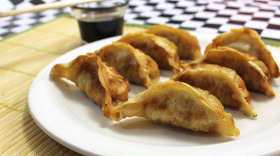 亚洲酱油煎饺