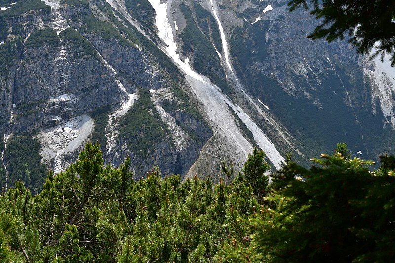 风景秀丽的斯图白谷在山后