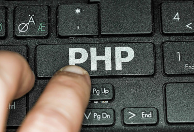 手指在电脑键盘和关键php字