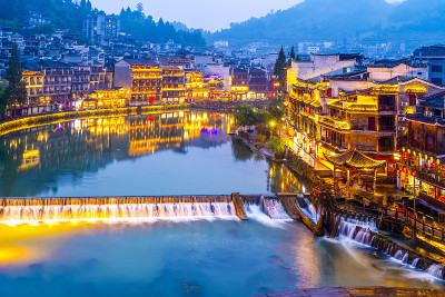 凤凰古城夜景，湖南省，中国