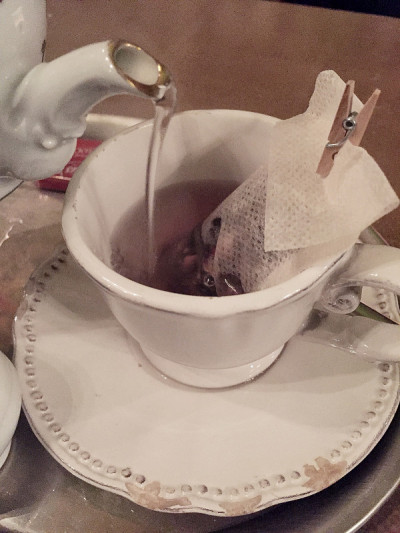 桌上有茶
