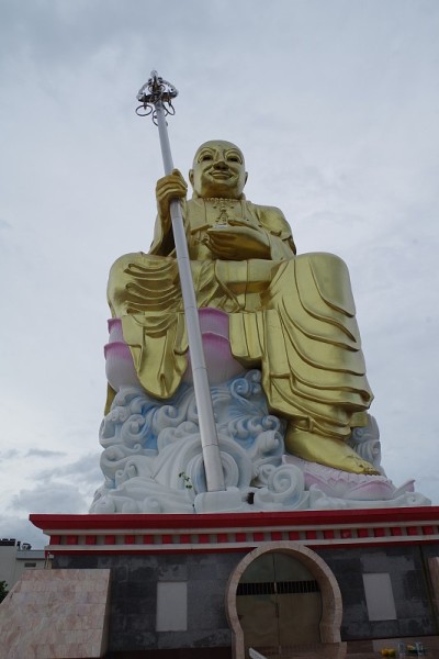 Vidayalai学院，戴着帽子