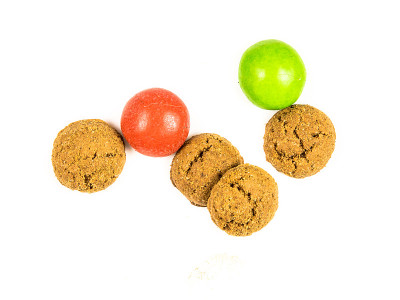 少量胡椒味饼干和糖果