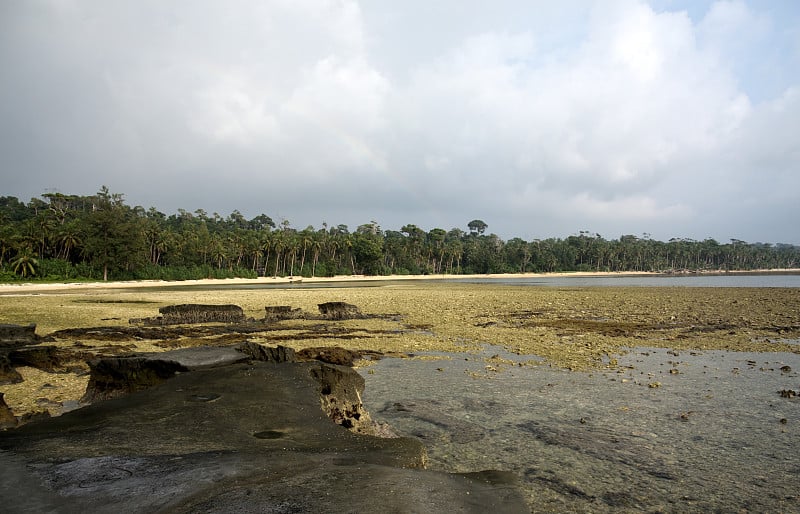 库马德拉海滩的海岸景观