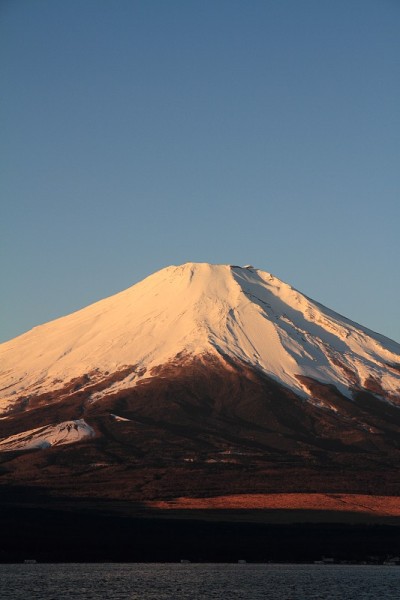 山中湖的红富士(红色的富士山)