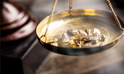 黄金。