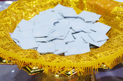 托盘底座和金箔