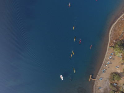 海上皮划艇组鸟瞰图