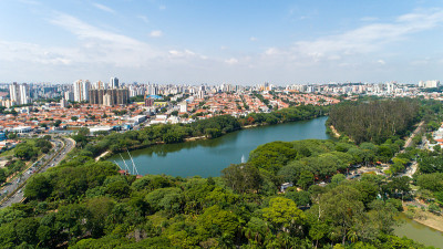 塔夸尔泻湖在坎皮纳斯，从上面看，葡萄牙公园，圣保罗，巴西