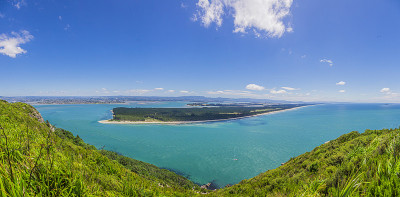 夏天从马加尼山到马塔卡纳岛在新西兰北部的岛屿