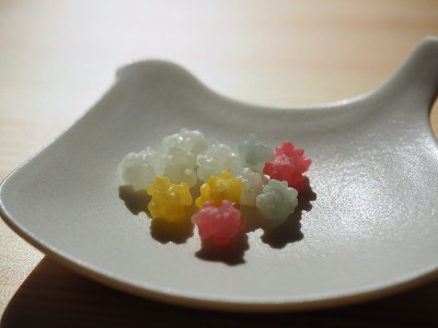 日本传统的糖制甜点小盘