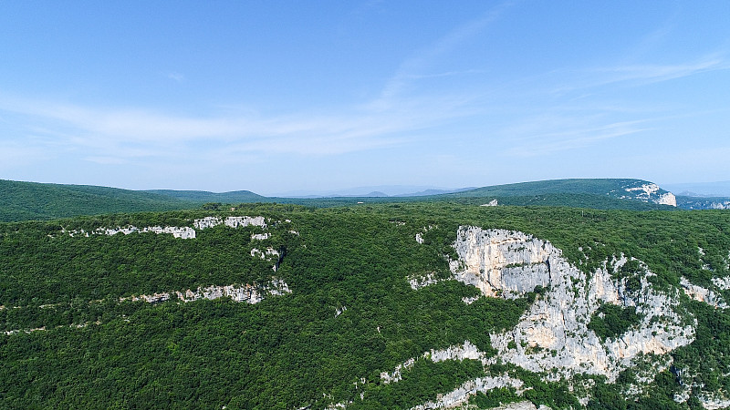 从空中俯瞰法国的Ardèche峡谷