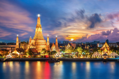 Wat Arun夜景寺在曼谷，泰国