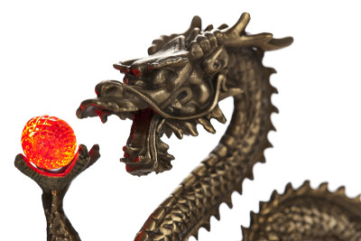 《中国龙与红球