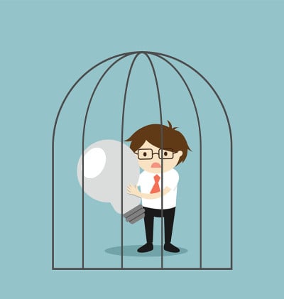 经营理念，商人拿着失败的灯泡在监狱里。矢量插图。