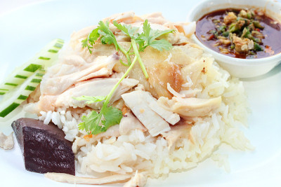 米饭配鸡汤