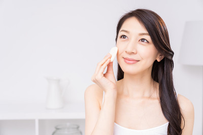 迷人的亚洲女性形象，海绵，