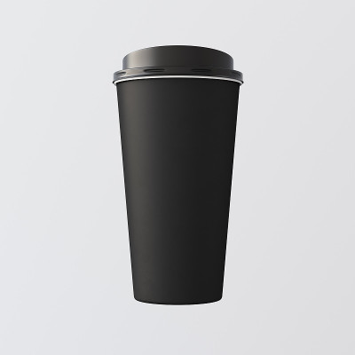 空白的黑色塑料纸咖啡杯空的白色背景。一个