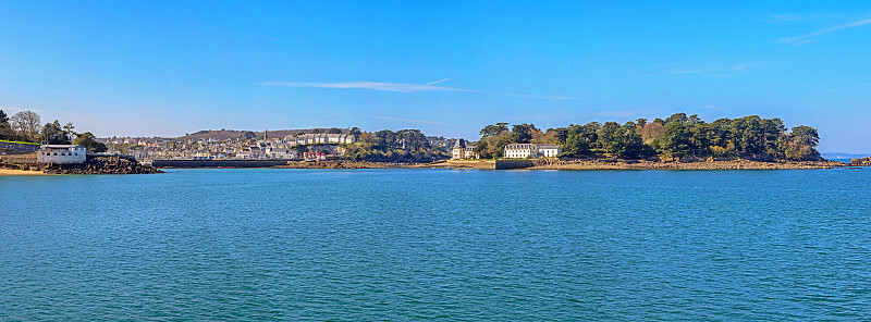 Douarnenez。特里斯坦岛和Tréboul港口的全景。Finistere。布列塔尼