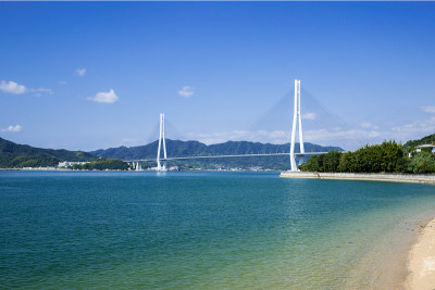 日本濑户内海的Tatara桥