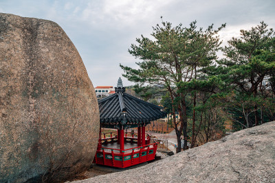 Yeongnangjeong韩国传统亭子Yeongnangho湖Beombawi岩