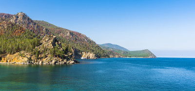 贝加尔湖岸边的风景