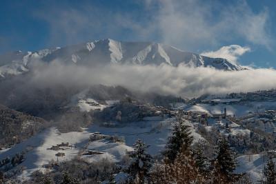 雪后的蒙塔塔那村