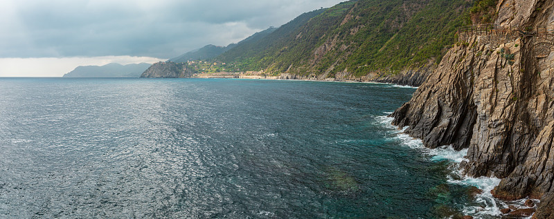 来自意大利马纳罗拉的夏日角景
