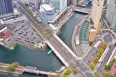 从高层建筑看十字路口