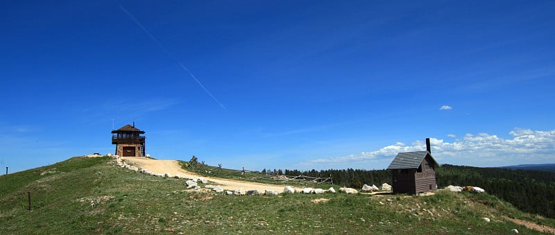 黑山的水泥岭消防瞭望塔