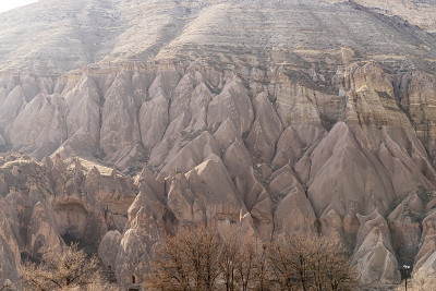 美丽的历史和旅游景点泽尔夫山谷，精灵烟囱，窑洞，卡帕多西亚，内瑟希尔，土耳其