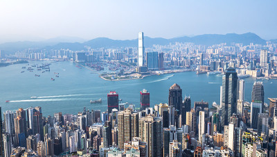 从高处俯瞰香港的天际线