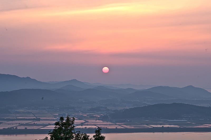 日落之山，韩国。