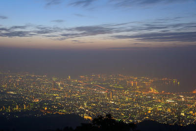 神户的夜景，从玛雅山的菊馆看