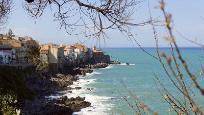 西西里岛Cefalù的全景