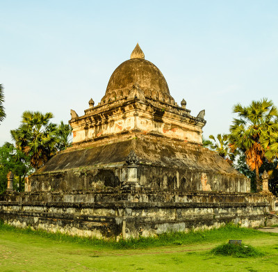 佛塔在琅勃拉邦，Loas