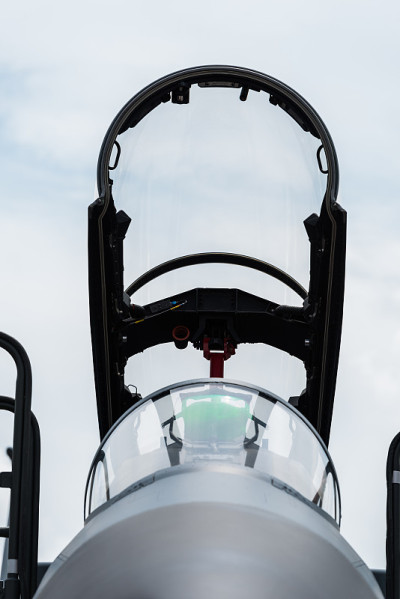 F-15攻击鹰座舱顶盖正面视图