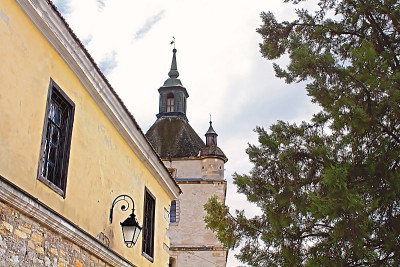 乌克兰西部Kamianets-Podilskyi的亚美尼亚教堂钟楼