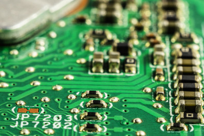 PCB晶体管和电容器