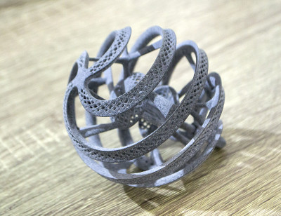 用聚酰胺粉末在粉末3D打印机上打印出的物体